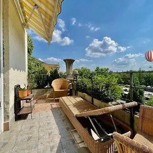  Apartment With Terrace Overlooking The Park Ungarn